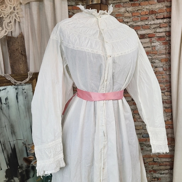 Antique 1850s 1860s White Nightgown Civil War Era Cotton Robe Eyelet Drop Sleeve - Picture 2 of 16